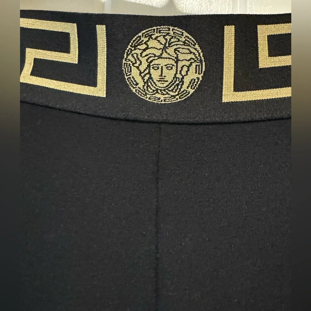 Versace - Picture 4 of 4